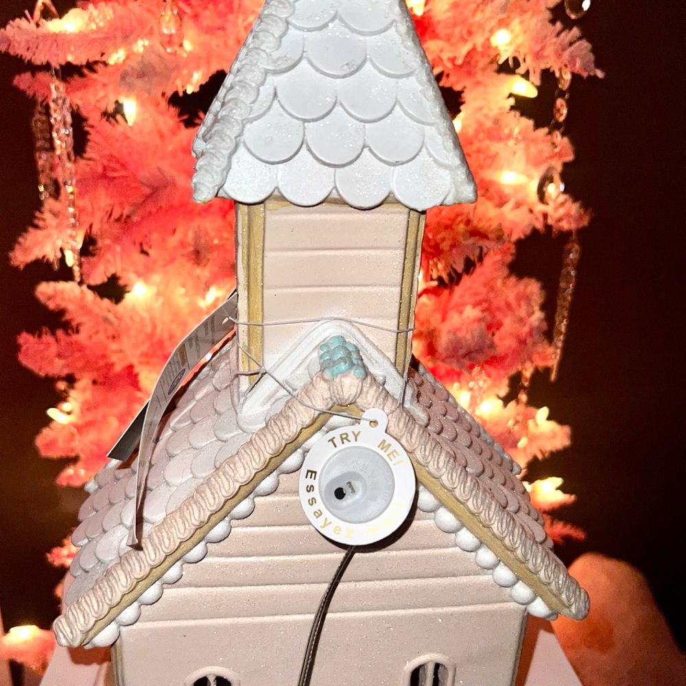 Raz Imports Pink pastel church Gingerbread sugar castle 15” lights up Victorian - Picture 4 of 10